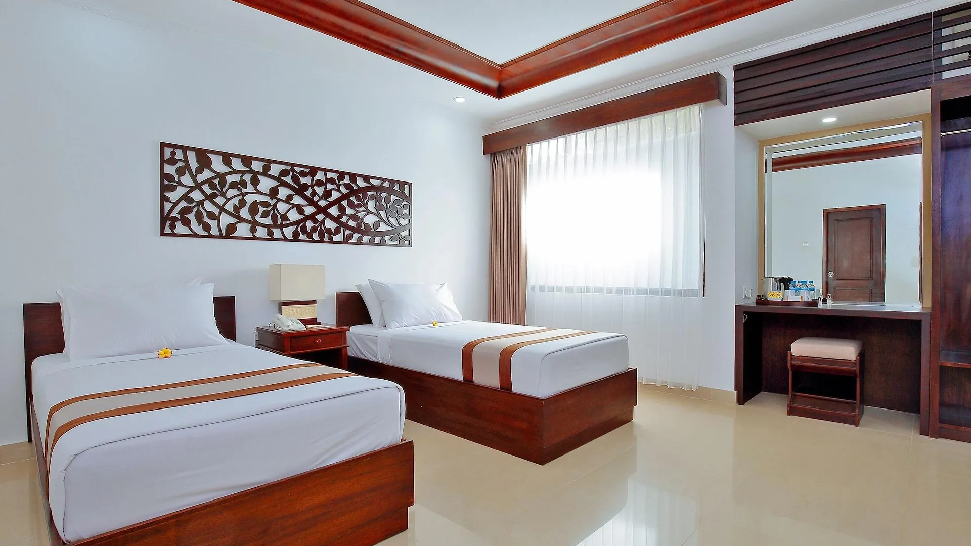 Dewi Sri Hotel Legian  3*, Legian (Bali)