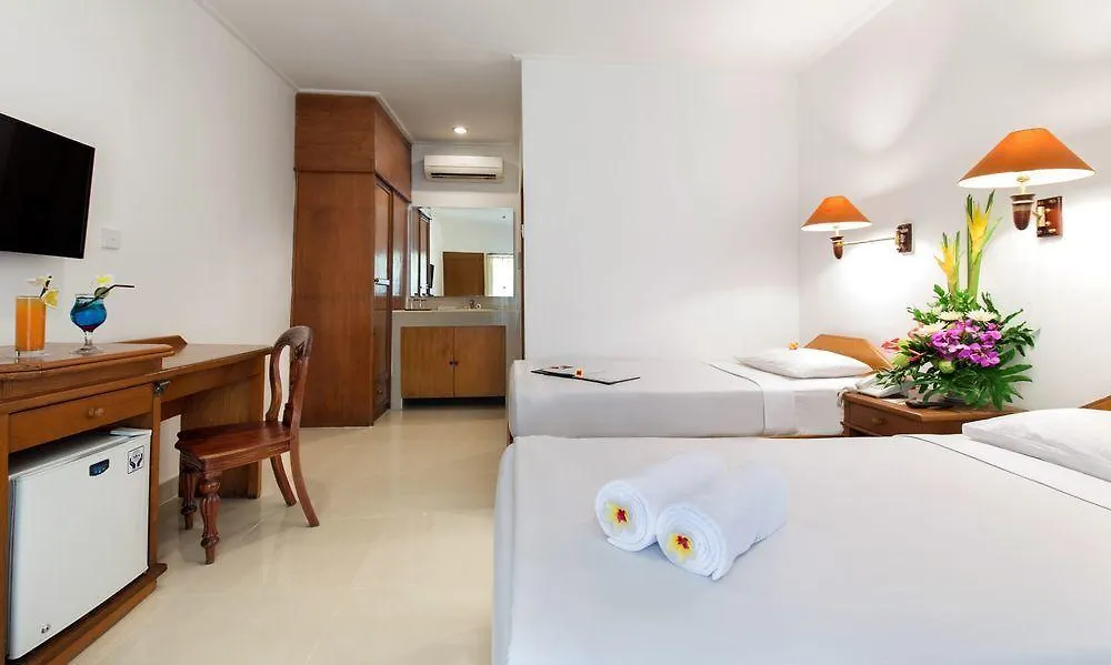 Dewi Sri Hotel Legian 3*,
