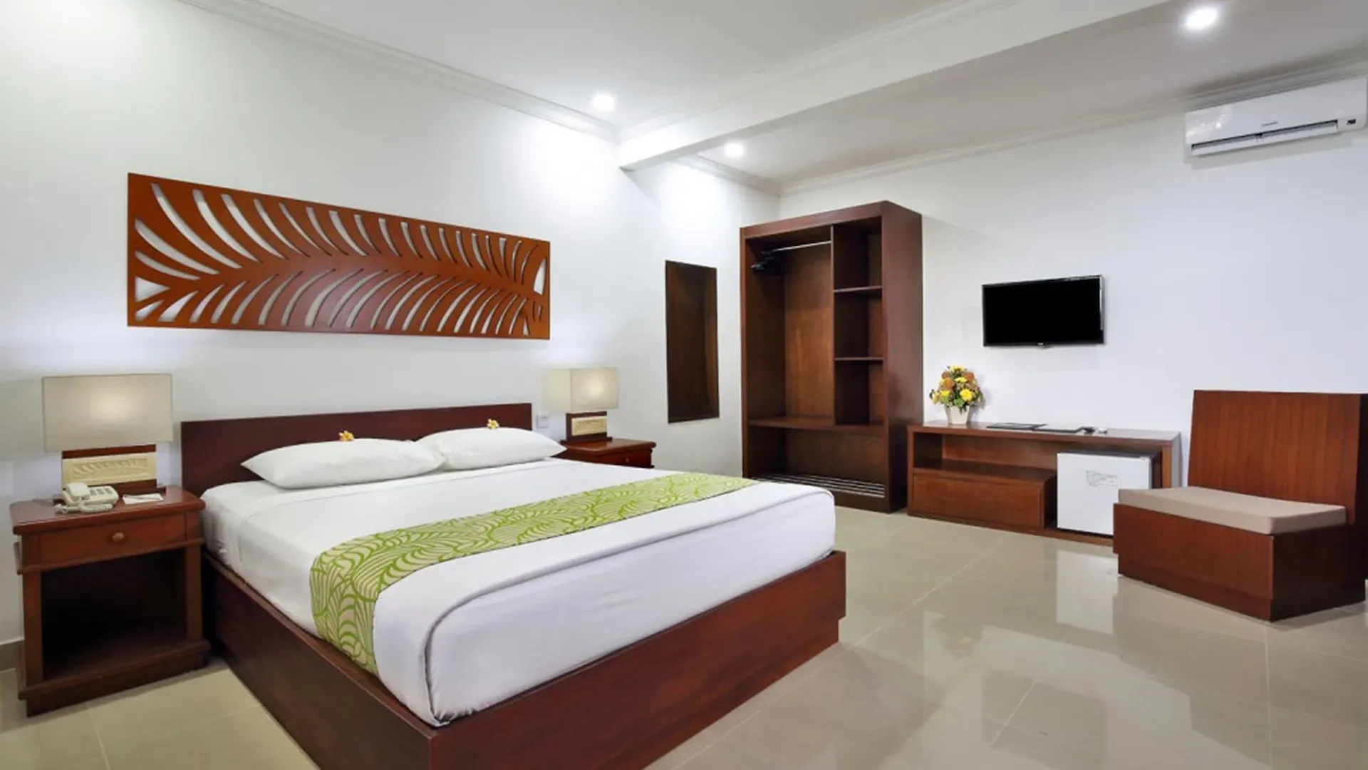 Dewi Sri Hotel Legian  3*, Legian (Bali)