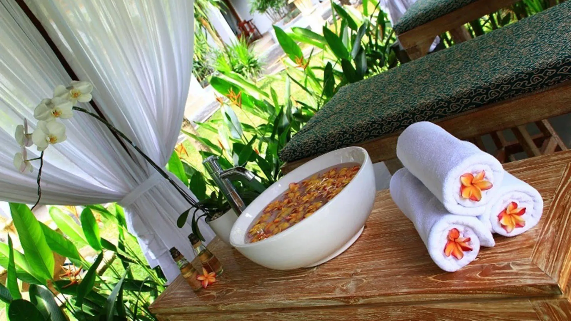 Dewi Sri Hotel Legian  Indonesia